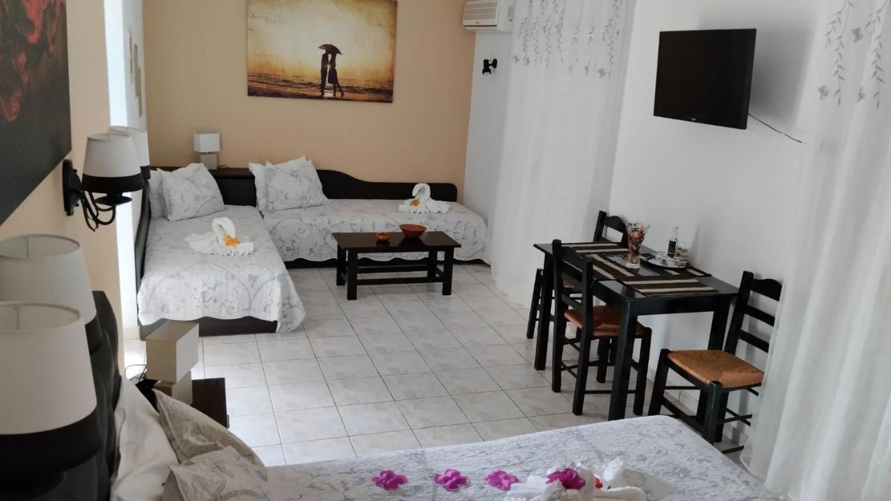 Golden Sun Apartments Rodhákinon Bagian luar foto