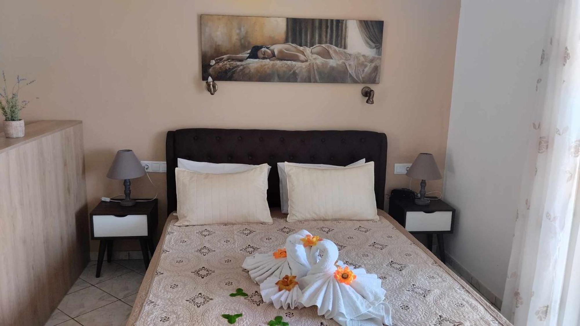 Golden Sun Apartments Rodhákinon Bagian luar foto